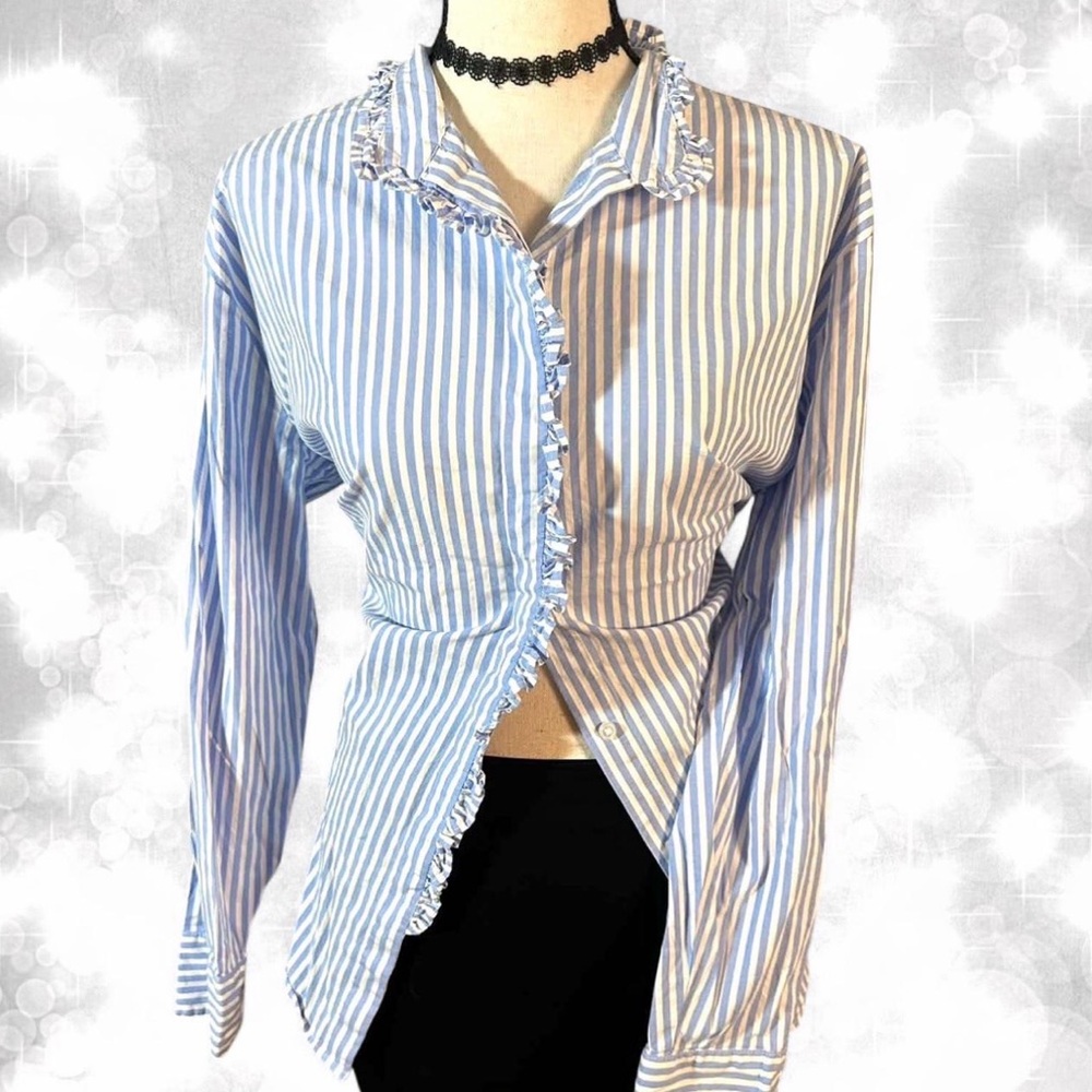 Crown & Ivy Vintage Style Blue and White Pinstripe Long Sleeve Button Up Top